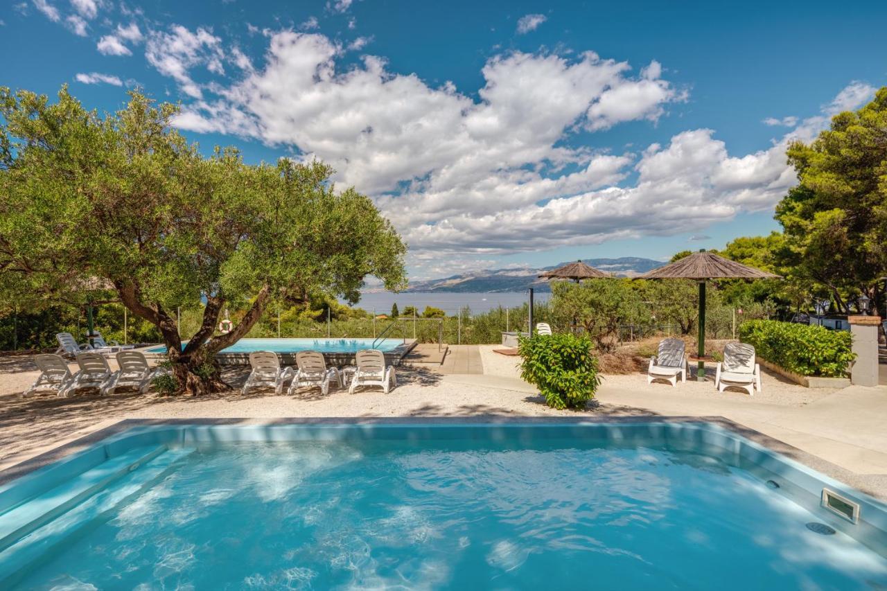 Waterman Village 4*